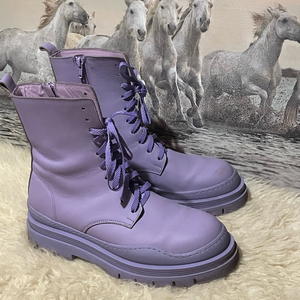 L’Intervalle purple leather boots